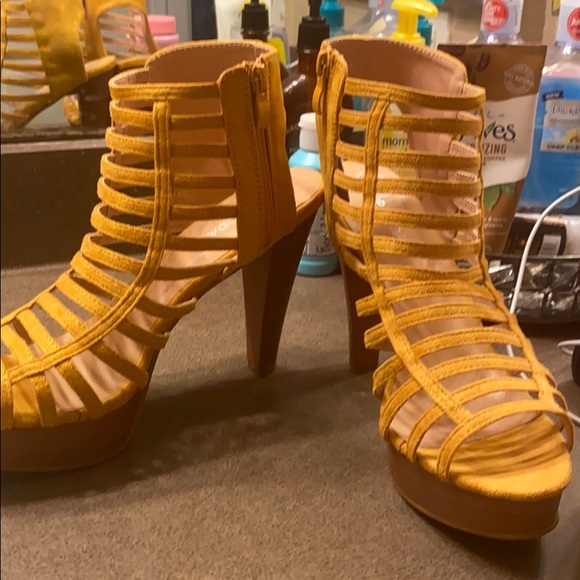 Heels - Picture 2 of 5